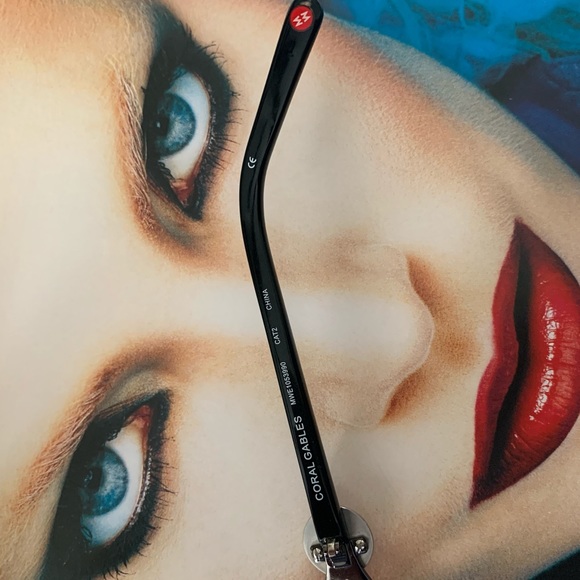 MICHELE Sunglasses Oversized - Picture 10 of 15